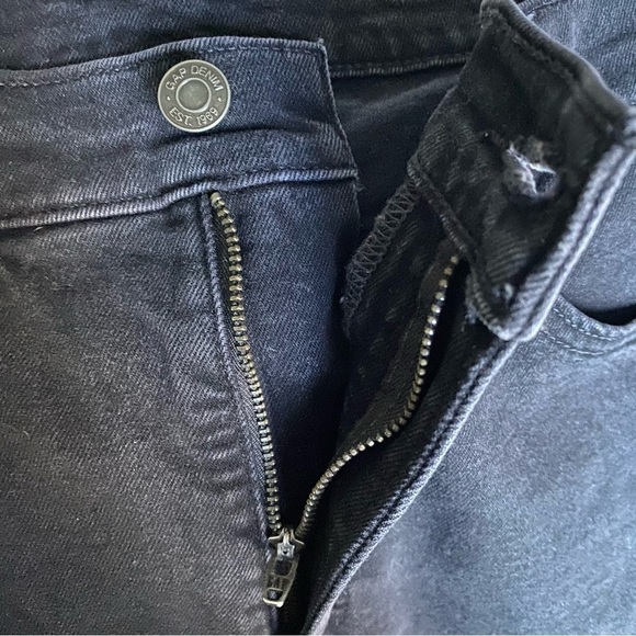 GAP High Rise Flare Jeans With Washwell™ Size 32 SHORT - Picture 4 of 8